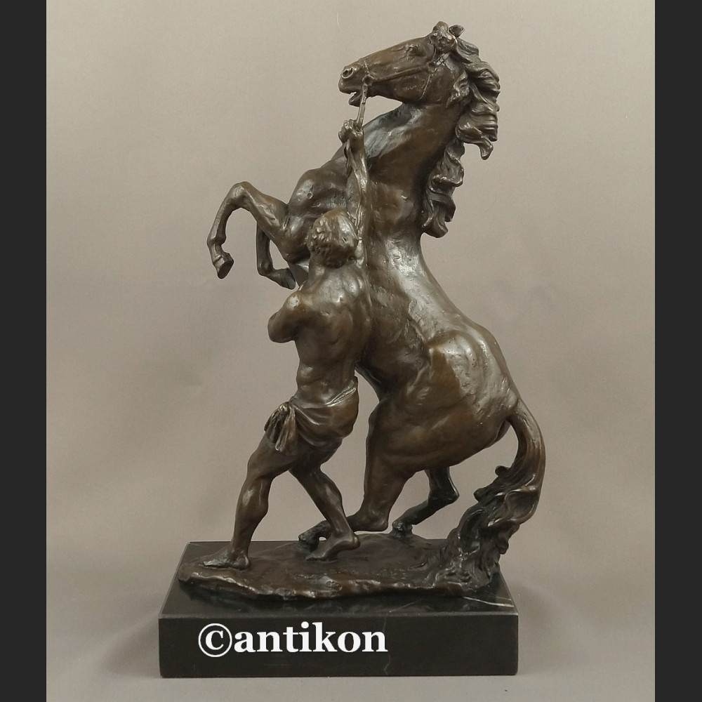 Rzeźba z brązu Koń z Marly piękny posąg