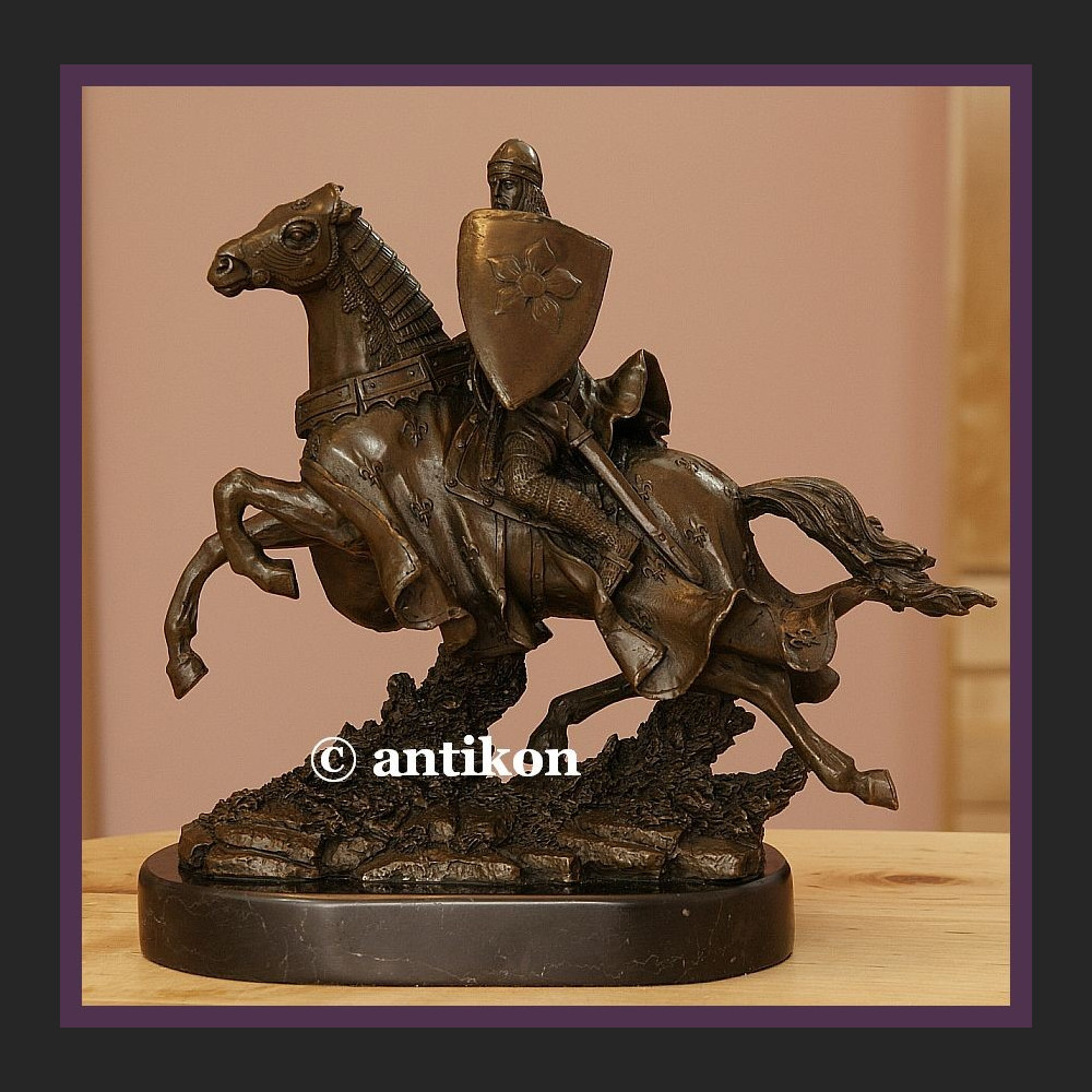 Figura z brązu rycerz w zbroi na koniu kunsztowna rzeźba prawdziwy brąz