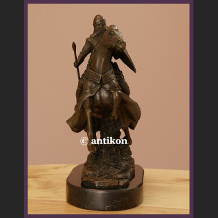 Figura z brązu rycerz w zbroi na koniu kunsztowna rzeźba prawdziwy brąz Figura z brązu rycerz w zbroi na koniu kunsztowna rzeźba prawdziwy brąz