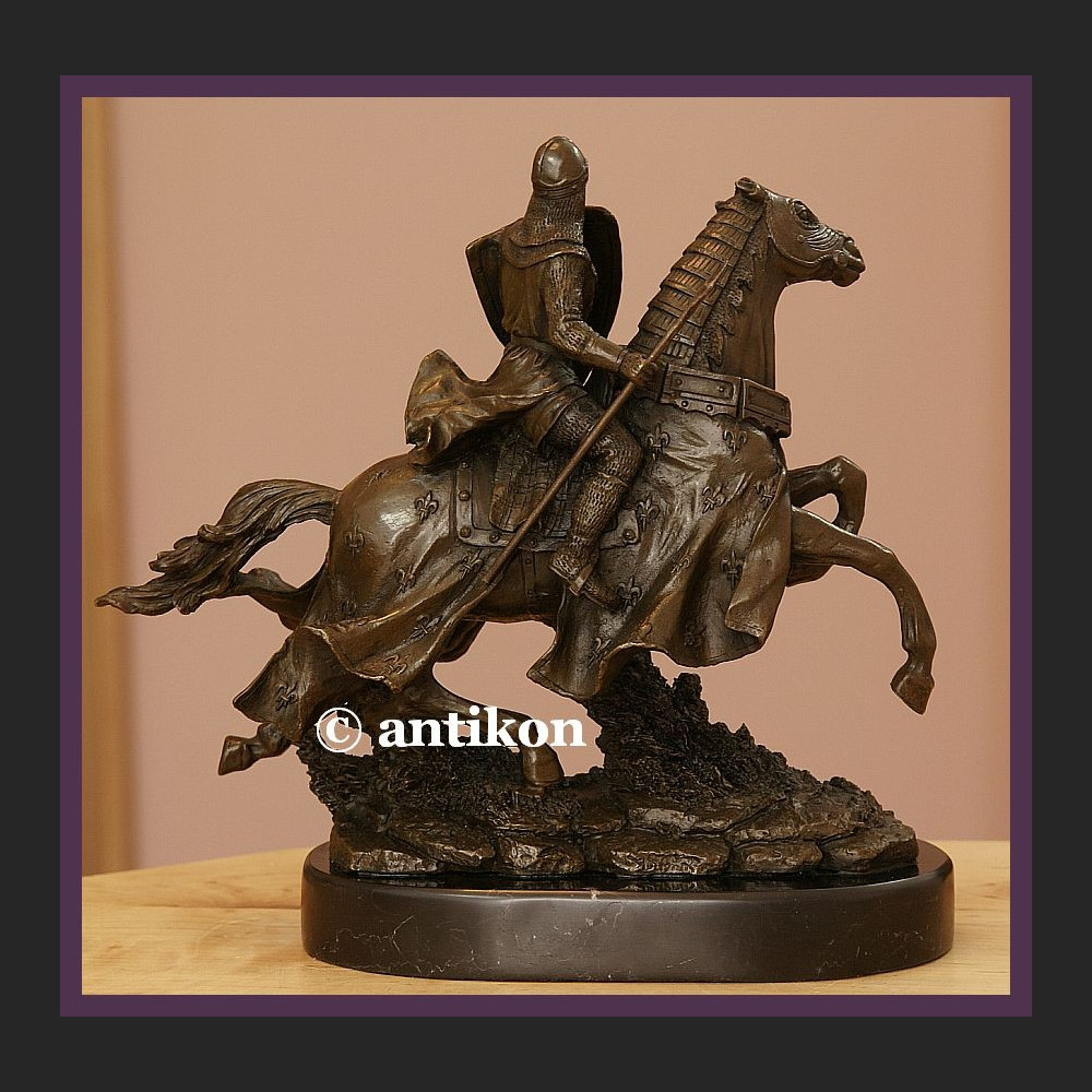 Figura z brązu rycerz w zbroi na koniu kunsztowna rzeźba prawdziwy brąz Figura z brązu rycerz w zbroi na koniu kunsztowna rzeźba prawdziwy brąz