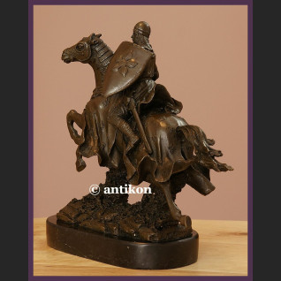 Figura z brązu rycerz w zbroi na koniu kunsztowna rzeźba prawdziwy brąz Figura z brązu rycerz w zbroi na koniu kunsztowna rzeźba prawdziwy brąz