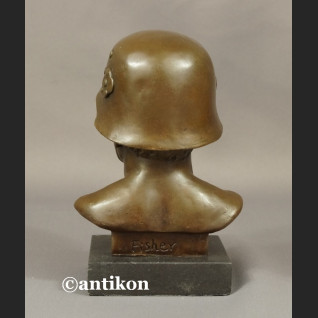 Figurka z brązu popiersie żołnierz w hełmie Figurka z brązu popiersie żołnierz w hełmie