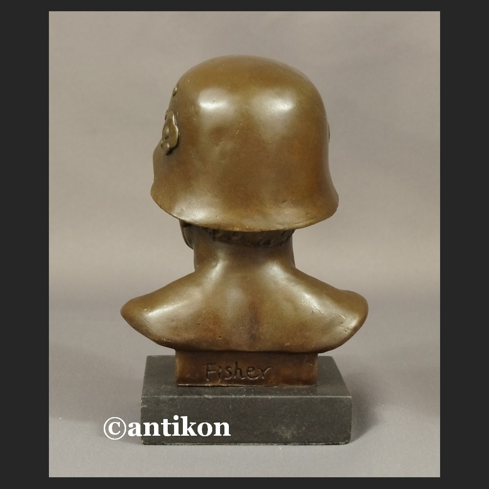 Figurka z brązu popiersie żołnierz w hełmie Figurka z brązu popiersie żołnierz w hełmie