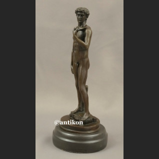 Rzeźba z brązu akt męski Dawid 