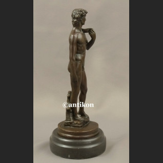 Rzeźba z brązu akt męski Dawid 