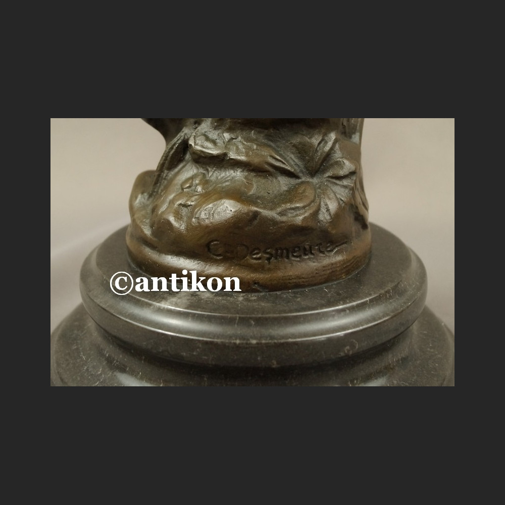 Rzeźba z brązu Ogrodniczka dziewczyna z koszem piękna figurka