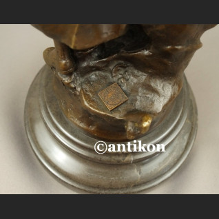 Rzeźba z brązu Żniwiarka dziewczyna z grabiami piękna figurka Rzeźba z brązu Żniwiarka dziewczyna z grabiami piękna figurka