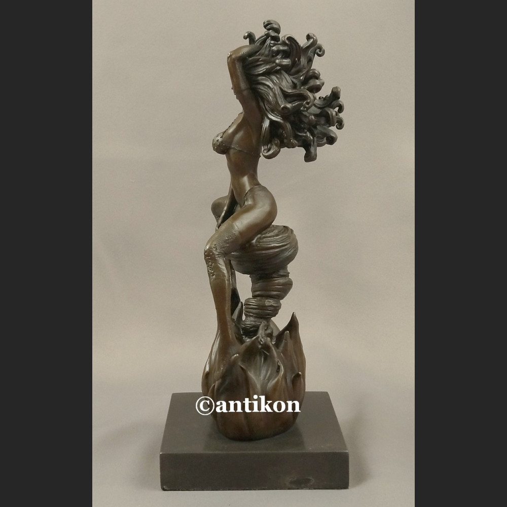 Rzeźba z brązu Ognista Tancerka niesamowita figurka