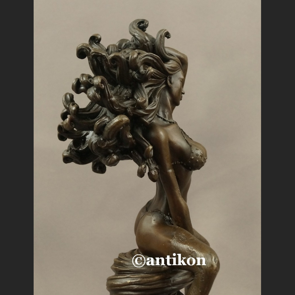 Rzeźba z brązu Ognista Tancerka niesamowita figurka