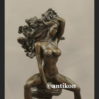 Rzeźba z brązu Ognista Tancerka niesamowita figurka