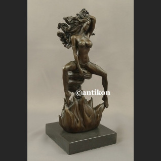 Rzeźba z brązu Ognista Tancerka niesamowita figurka