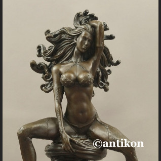 Rzeźba z brązu Ognista Tancerka niesamowita figurka