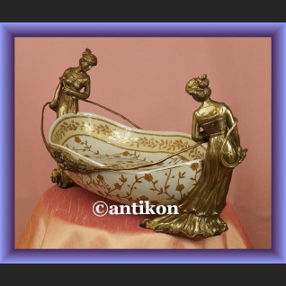 Przepiękna duża patera z figurami kobiet misa na owoce secesja Przepiękna duża patera z figurami kobiet misa na owoce secesja