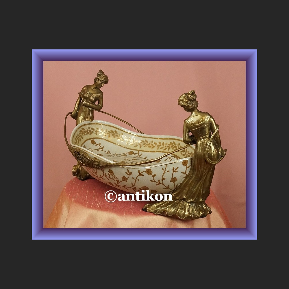 Przepiękna duża patera z figurami kobiet misa na owoce secesja Przepiękna duża patera z figurami kobiet misa na owoce secesja