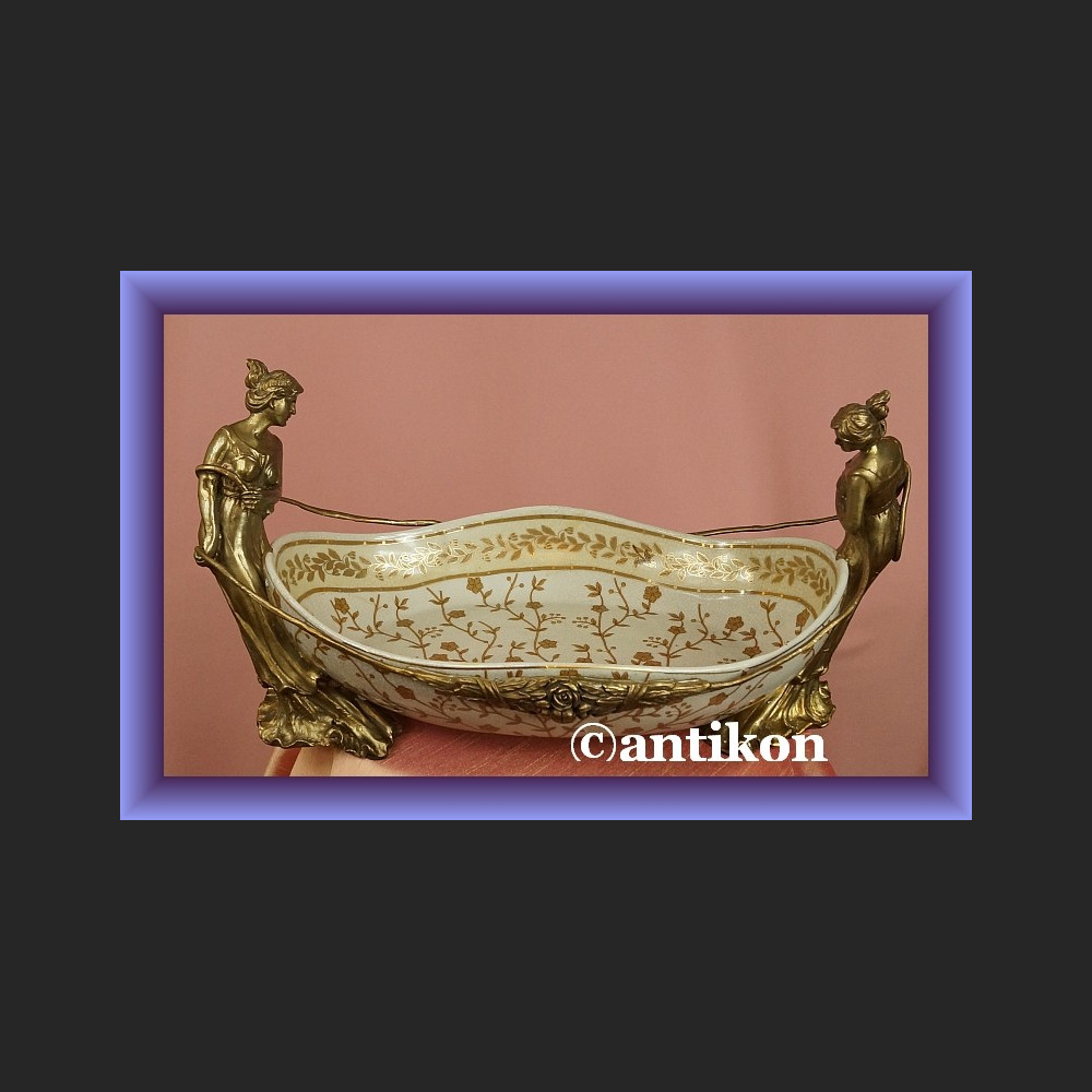 Przepiękna duża patera z figurami kobiet misa na owoce secesja Przepiękna duża patera z figurami kobiet misa na owoce secesja