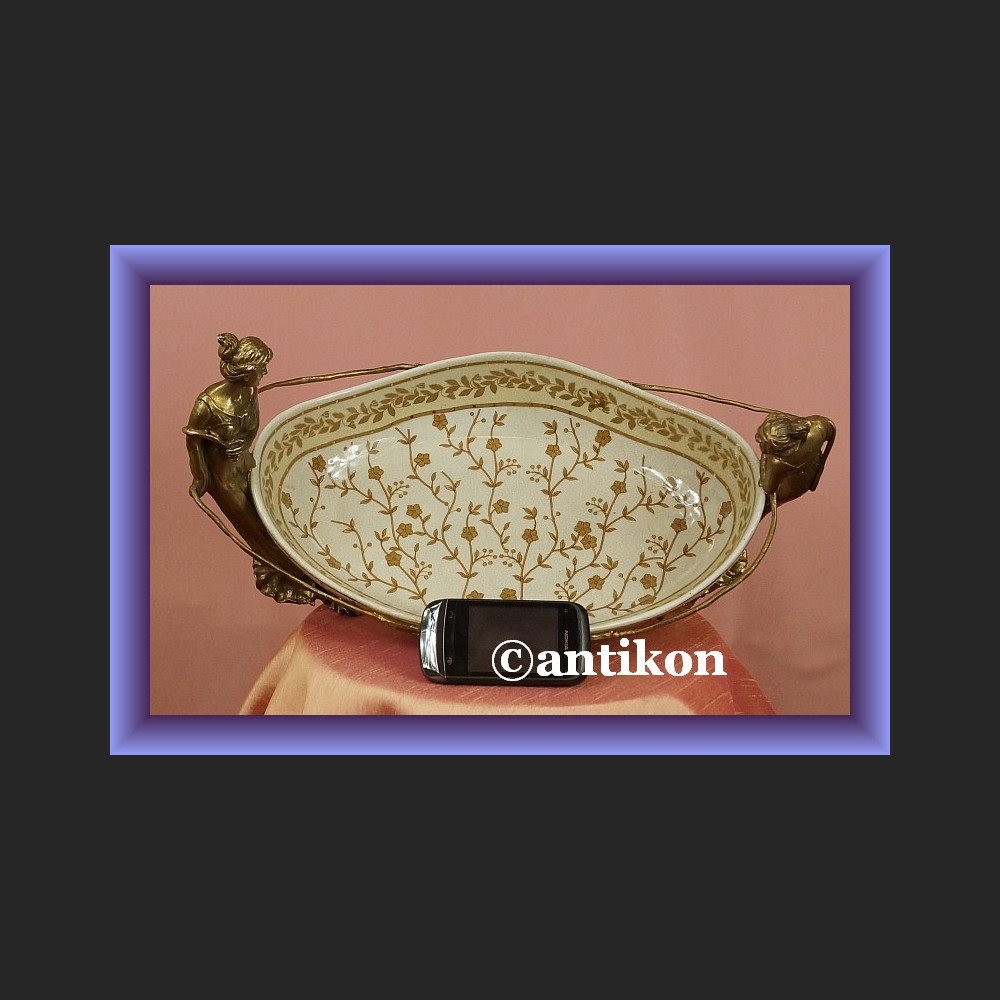 Przepiękna duża patera z figurami kobiet misa na owoce secesja Przepiękna duża patera z figurami kobiet misa na owoce secesja