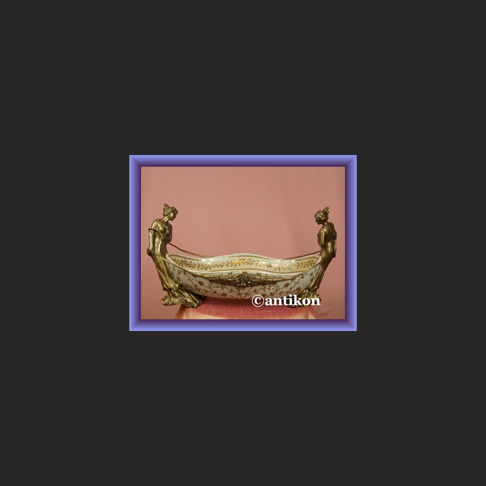 Przepiękna duża patera z figurami kobiet misa na owoce secesja Przepiękna duża patera z figurami kobiet misa na owoce secesja