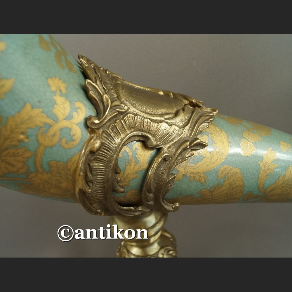 Róg obfitości na szczęście okuty brązem Róg obfitości na szczęście okuty brązem