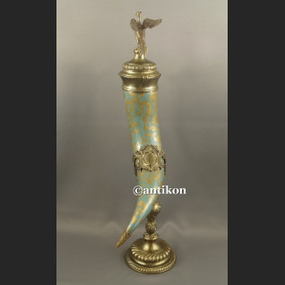 Róg obfitości na szczęście okuty brązem Róg obfitości na szczęście okuty brązem