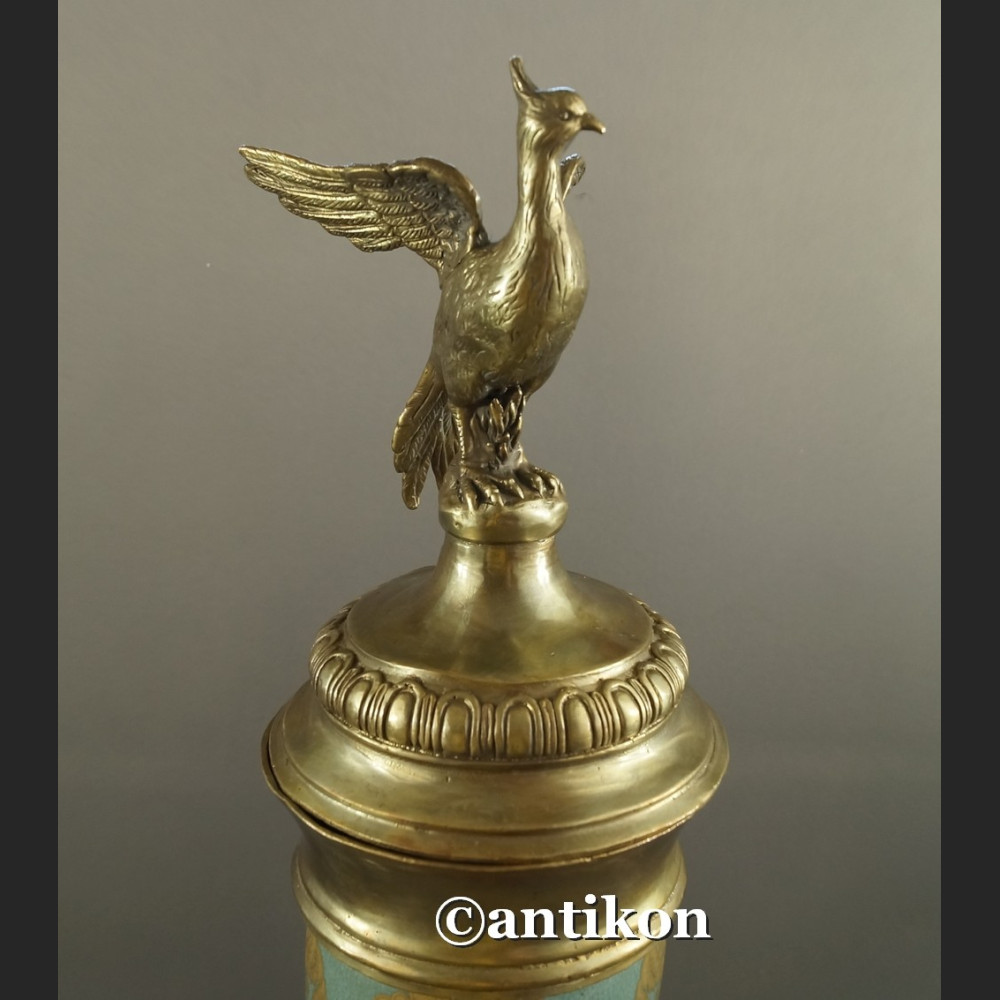 Róg obfitości na szczęście okuty brązem Róg obfitości na szczęście okuty brązem