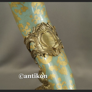 Róg obfitości na szczęście okuty brązem Róg obfitości na szczęście okuty brązem