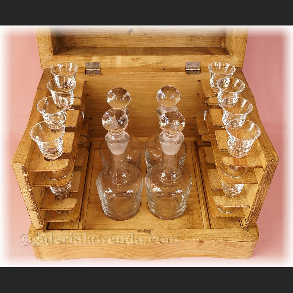 Barek przenośny kantyna podróżna Barek przenośny kantyna podróżna