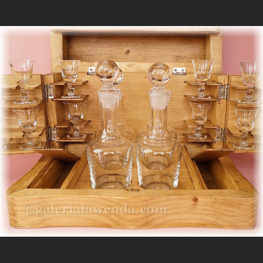 Barek przenośny kantyna podróżna Barek przenośny kantyna podróżna