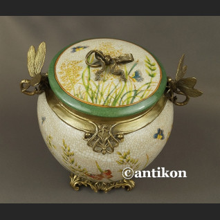 Secesyjna bomboniera okuta brązem szkatuła