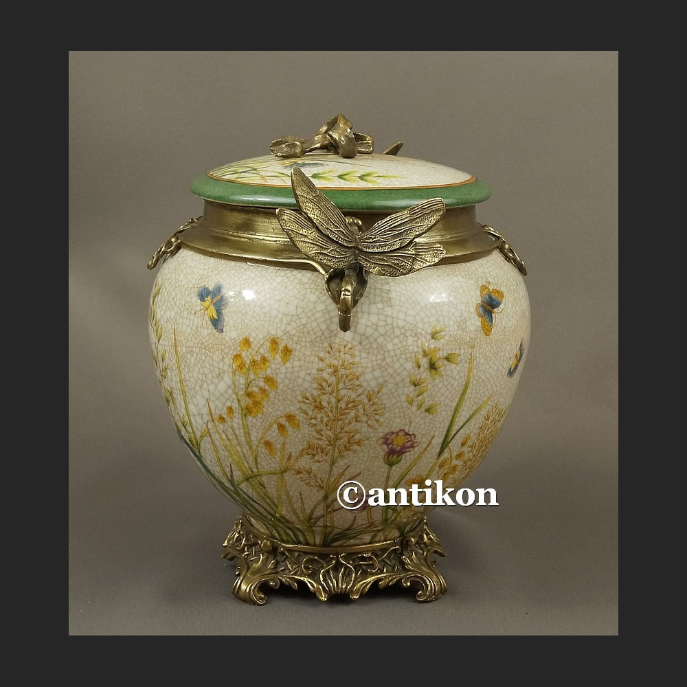 Secesyjna bomboniera okuta brązem szkatuła