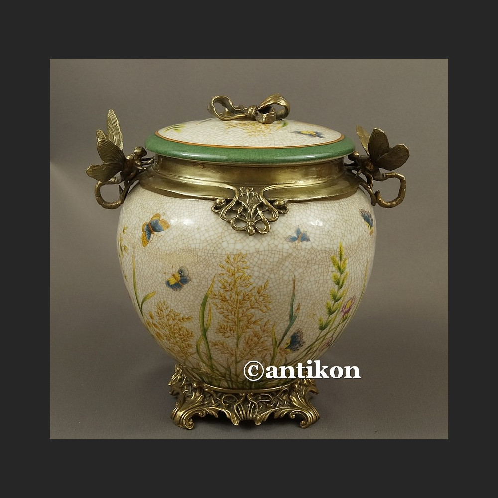 Secesyjna bomboniera okuta brązem szkatuła