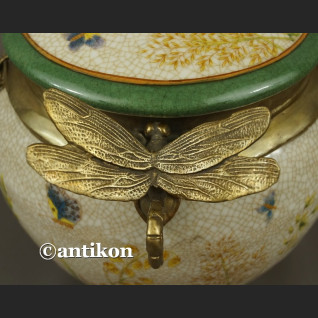 Secesyjna bomboniera okuta brązem szkatuła