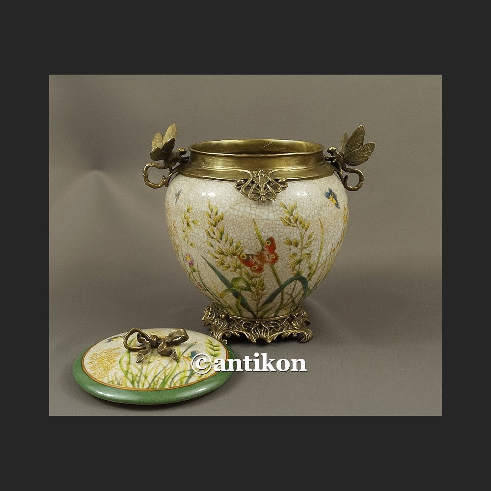 Secesyjna bomboniera okuta brązem szkatuła