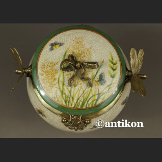 Secesyjna bomboniera okuta brązem szkatuła