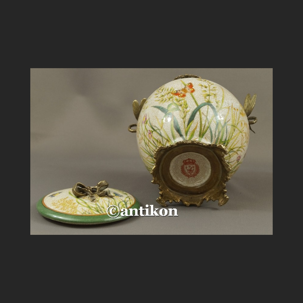 Secesyjna bomboniera okuta brązem szkatuła