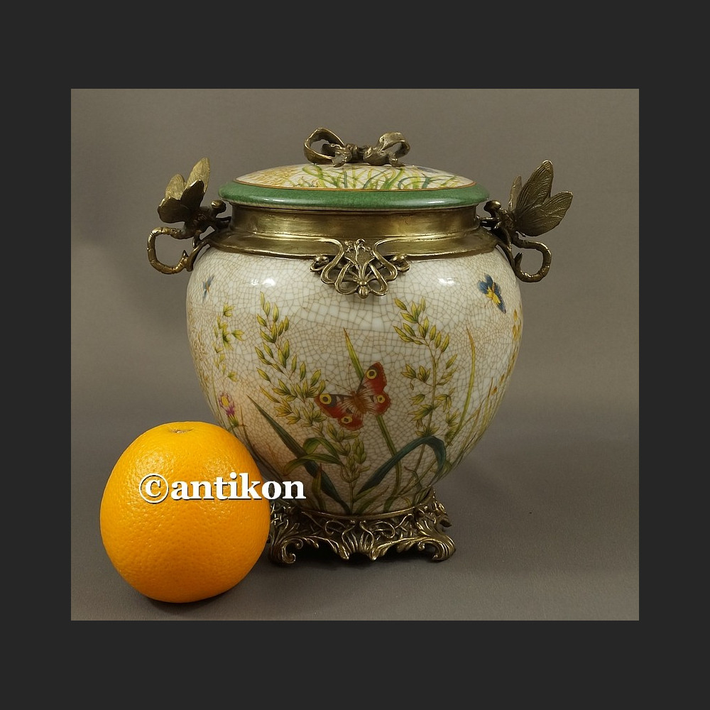 Secesyjna bomboniera okuta brązem szkatuła