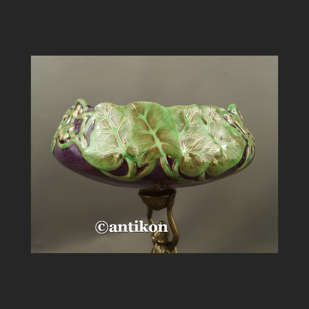 Patera secesyjna figuralna porcelana z brązem Patera secesyjna figuralna porcelana z brązem