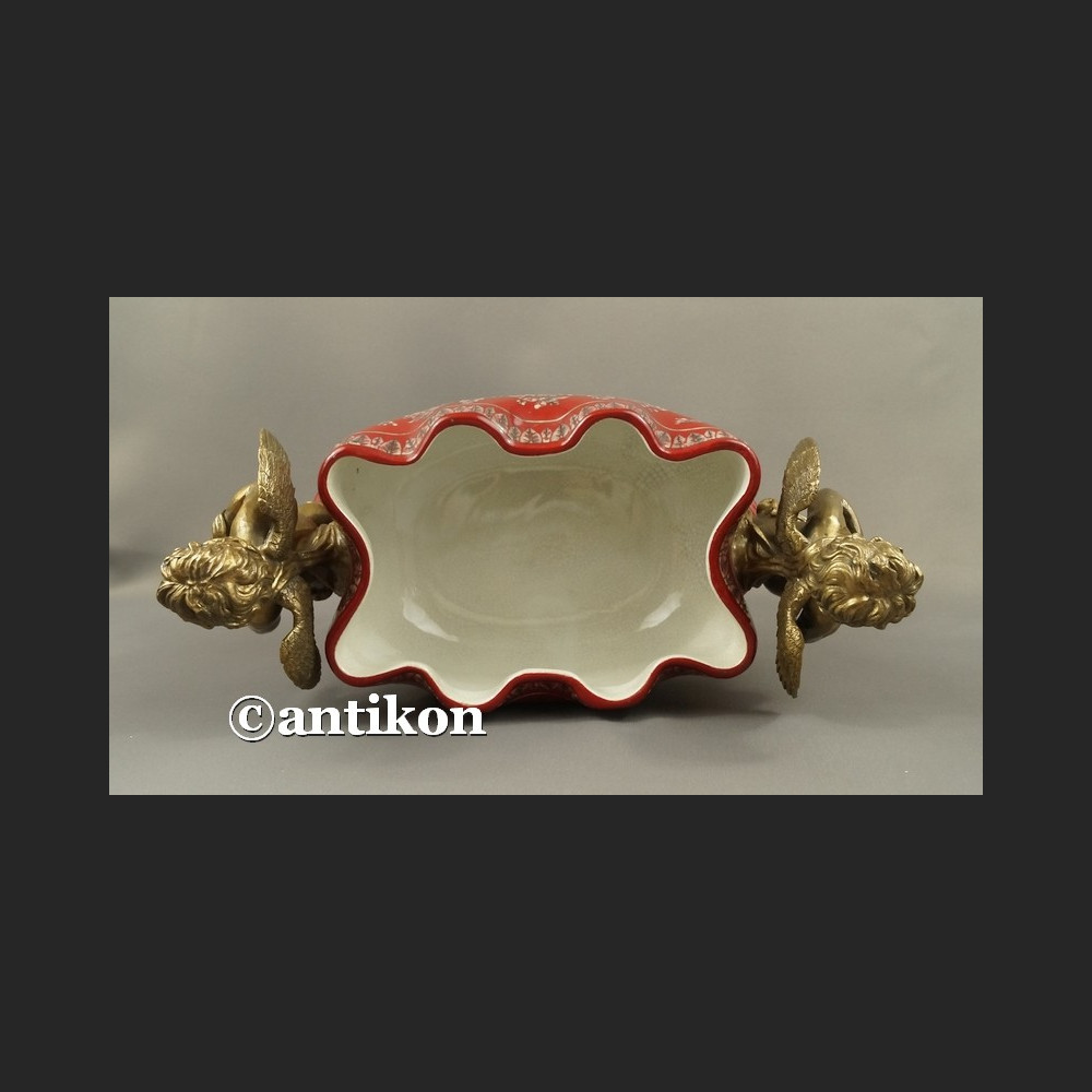 Patera barokowa z aniołami porcelana z brązem  Patera barokowa z aniołami porcelana z brązem