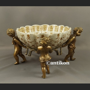 Patera z aniołami wielka barokowa porcelana okuta brązem Patera z aniołami wielka barokowa porcelana okuta brązem