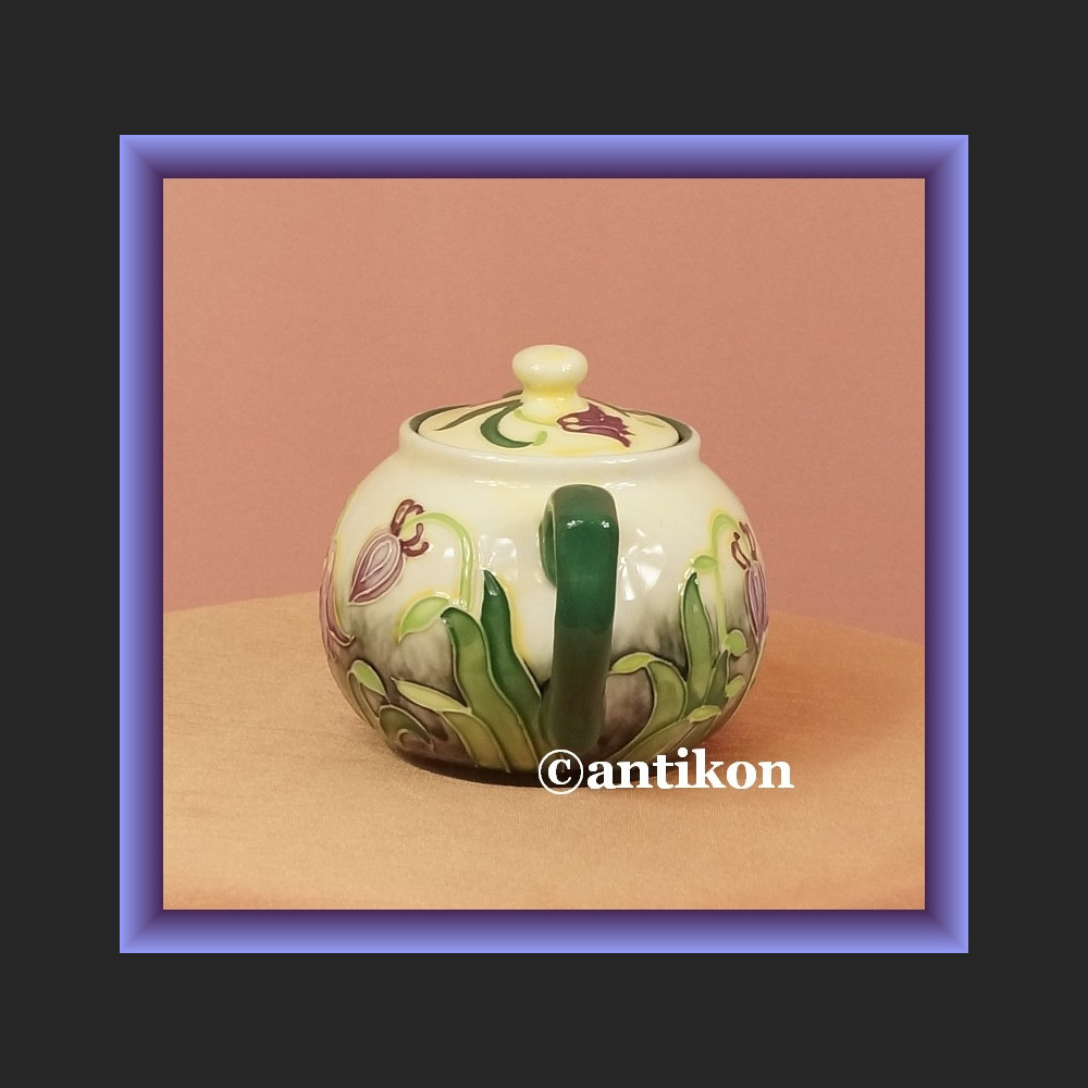 Porcelanowa cukierniczka ręcznie malowana dzwonki Porcelanowa cukierniczka ręcznie malowana dzwonki