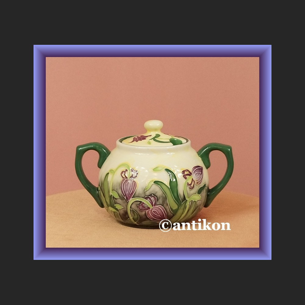 Porcelanowa cukierniczka ręcznie malowana dzwonki Porcelanowa cukierniczka ręcznie malowana dzwonki