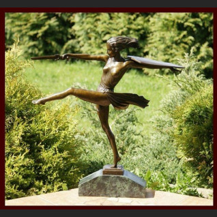 RZEŹBA PIĘKNEJ WOJOWNICZEJ AMAZONKI BRĄZ