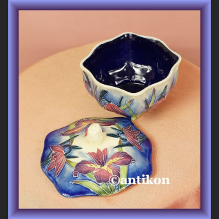 Porcelanowa cukierniczka ręcznie malowana bomboniera