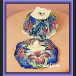 Porcelanowa cukierniczka ręcznie malowana bomboniera