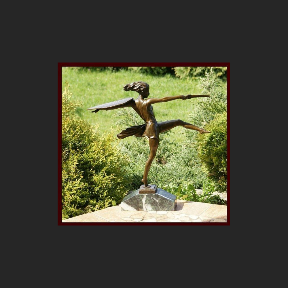 RZEŹBA PIĘKNEJ WOJOWNICZEJ AMAZONKI BRĄZ RZEŹBA PIĘKNEJ WOJOWNICZEJ AMAZONKI BRĄZ