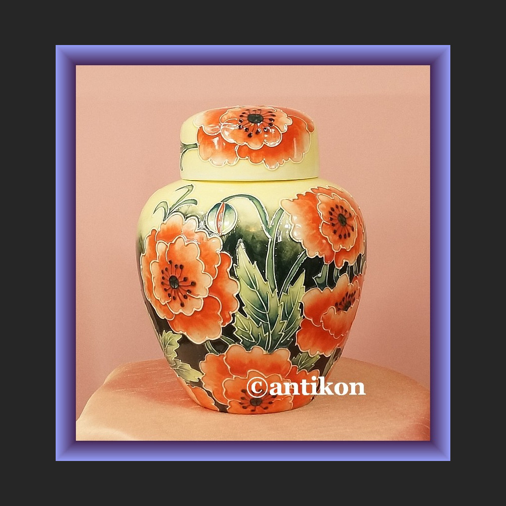Wazon z porcelany ręcznie malowany kwiaty maki Wazon z porcelany ręcznie malowany kwiaty maki