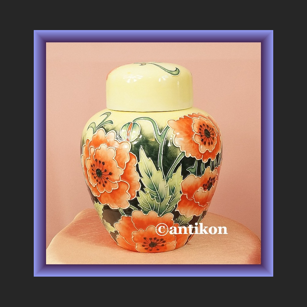 Wazon z porcelany ręcznie malowany kwiaty maki Wazon z porcelany ręcznie malowany kwiaty maki