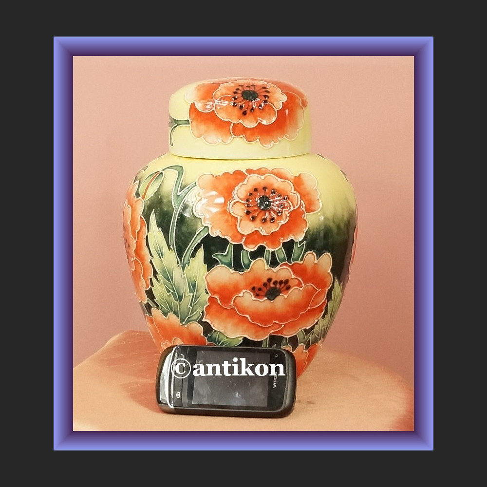 Wazon z porcelany ręcznie malowany kwiaty maki Wazon z porcelany ręcznie malowany kwiaty maki