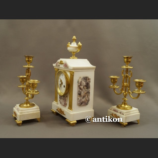 Stary zegar kominkowy ze świecznikami Francja  biały marmurowy  Stary zegar kominkowy ze świecznikami Francja  biały marmurowy