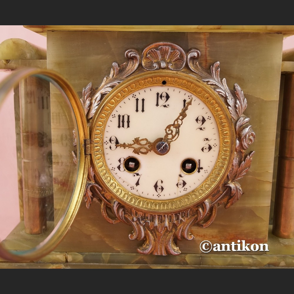 Zegar kominkowy stary z onyksu zielony marmur Zegar kominkowy stary z onyksu zielony marmur