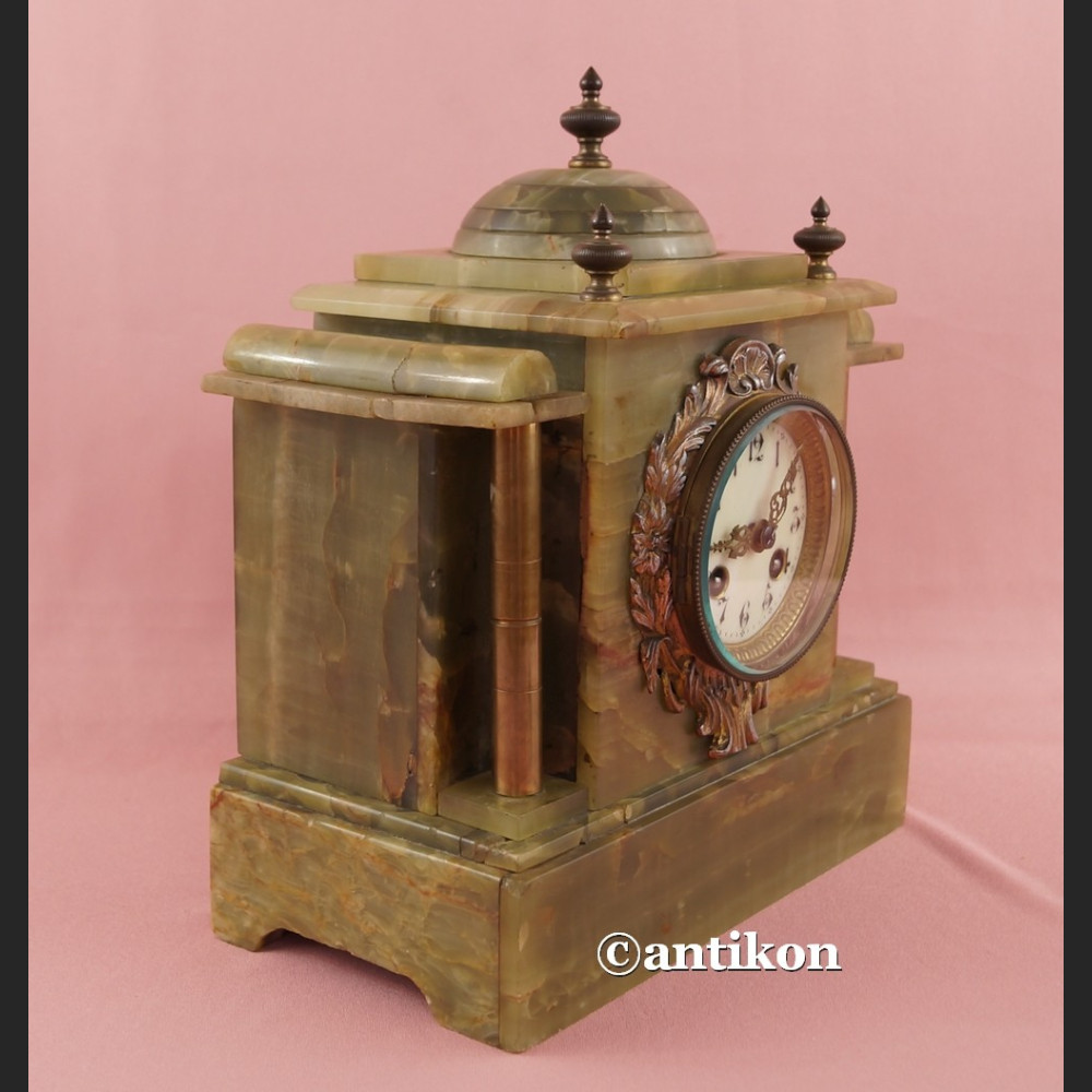 Zegar kominkowy stary z onyksu zielony marmur Zegar kominkowy stary z onyksu zielony marmur